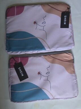 Bundle of 2 SHEIN Figure Graphic Laptop Sleeves | 14–15.9 in Multicolor